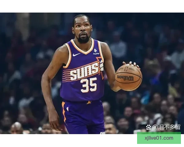 里弗斯盛赞库里颠覆时代地位杜兰特詹姆斯仍主宰联盟格局